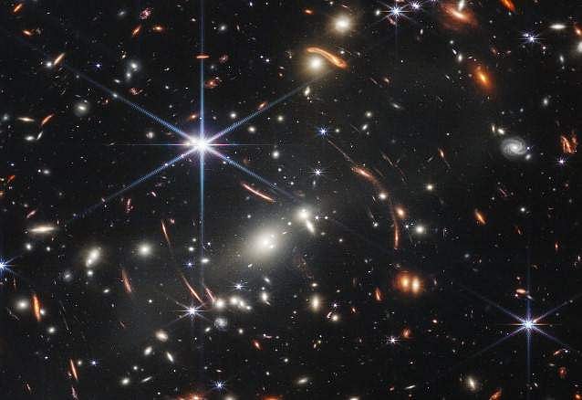 ஜேம்ஸ் வெப் தொலைநோக்கி வெளியிட்ட முதல் படம்