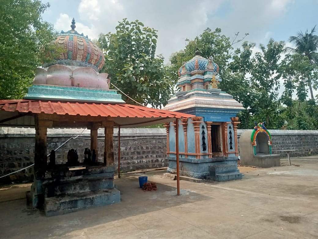 <strong> நவக்கிரக நாயகர்கள், பைரவர் சன்னதி</strong>