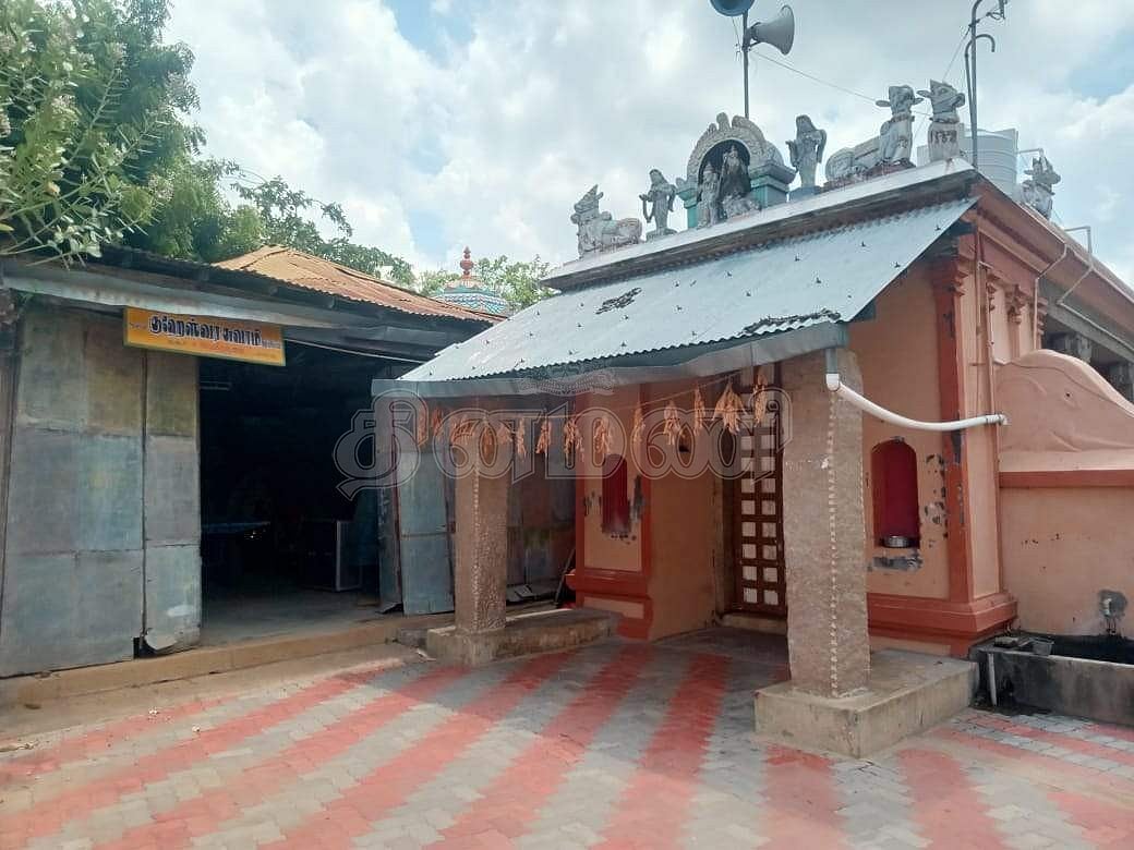 <strong>கோயிலின் உள் பிரகாரப் பகுதி</strong>