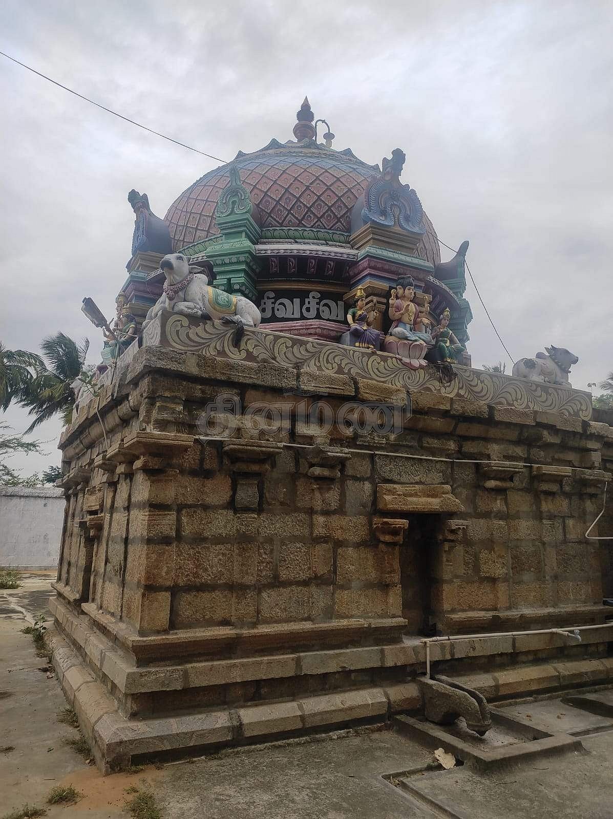 <strong>அருள்மிகு சுந்தரேசுவரர் சுவாமி கருவறை விமானம்</strong>