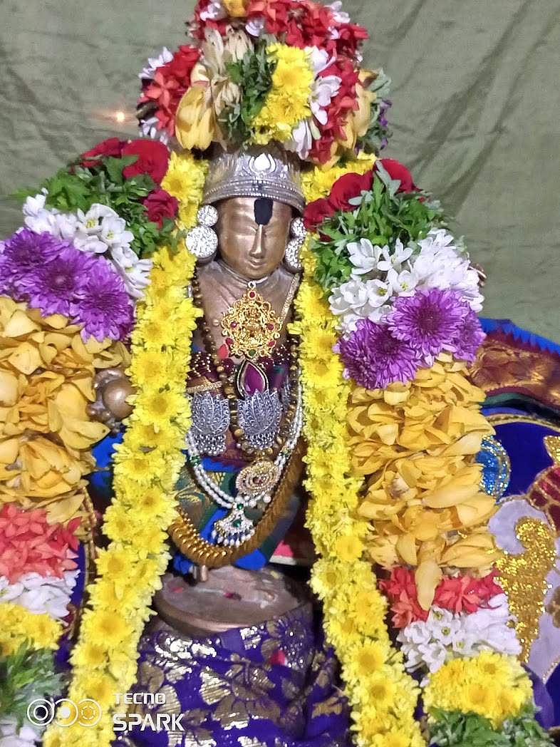 <strong>சிறப்பு அலங்காரத்தில் உற்சவர் நவநதீதகிருஷ்ணன்</strong>