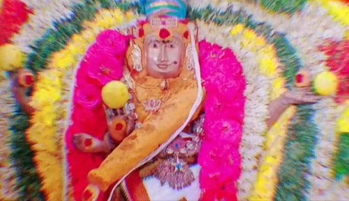 <strong>சிறப்பு அலங்காரத்தில் அருள்மிகு மரகதாம்பிகை அம்மன்</strong>