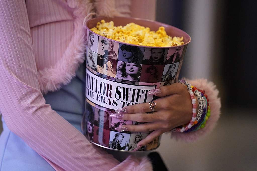 படத்திற்காக உருவாக்கப்பட்டுள்ள பிரத்யேக பாப்கார்ன் டின்கள்