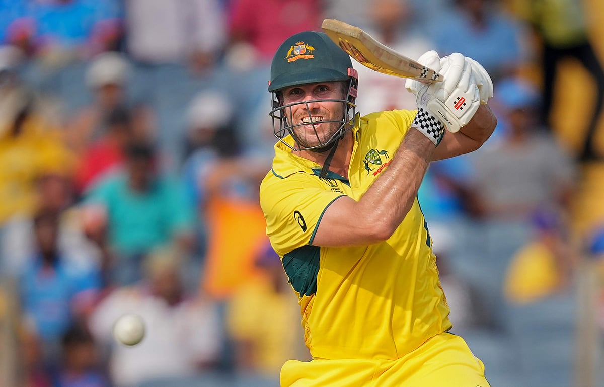 மிட்செல் மார்ஷ் அதிரடியாக விளையாடி 177 ரன்கள் எடுத்தார். 