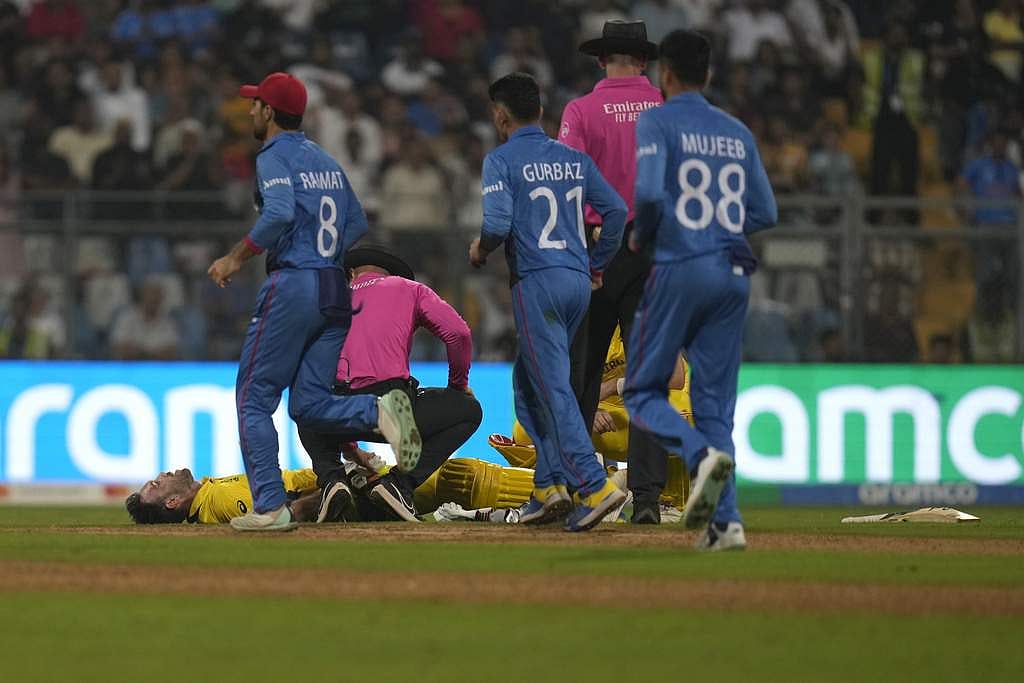 வலியால் அவதிப்பட்ட மேக்ஸ்வெல்!