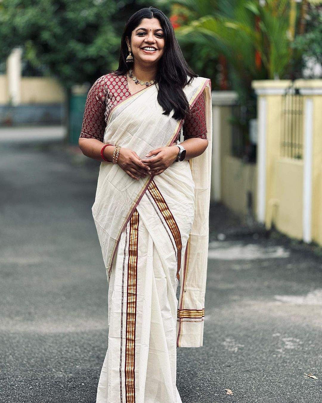 அபர்ணா பாலமுரளி