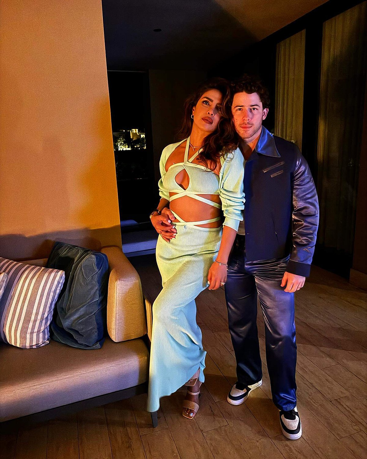 இணையர்களாக பிரியங்கா மற்றும் நிக்