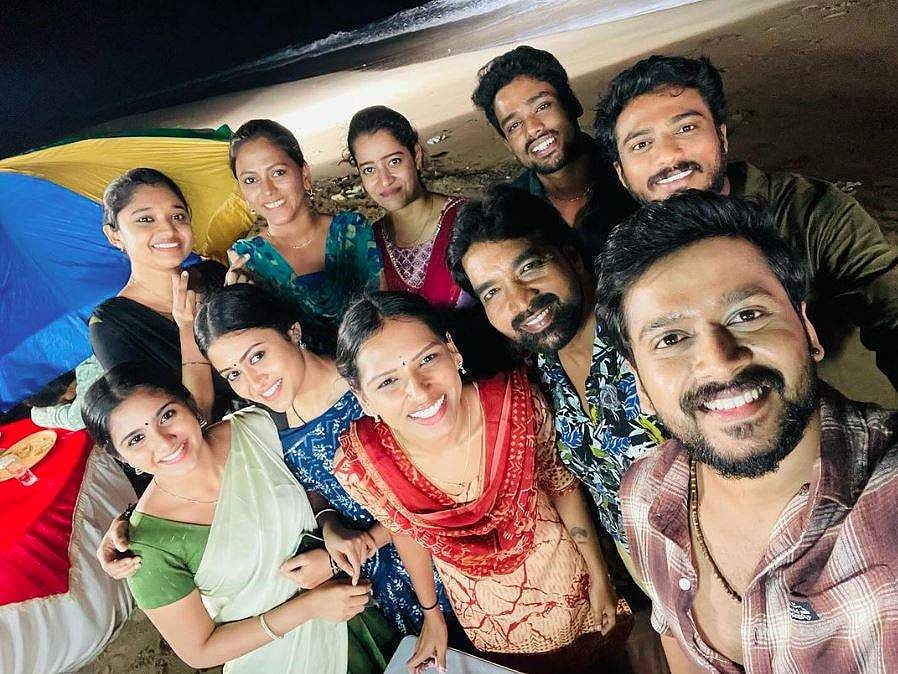 சிங்கப் பெண்ணே நடிகர், நடிகைகள்