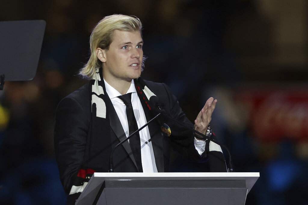 வார்ன் மகன் ஜாக்சன்