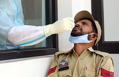 பரவும் கரோனா : லைவ் அப்டேட்ஸ்