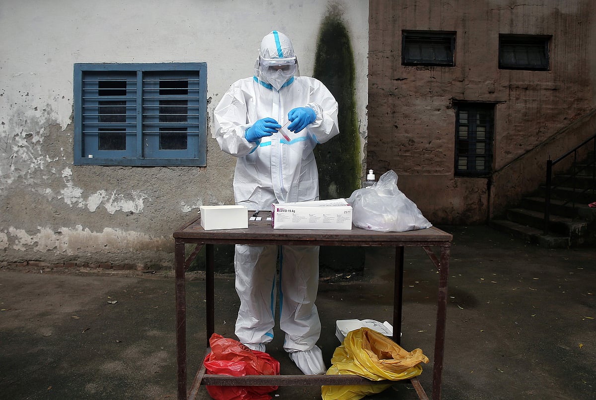 அச்சுறுத்தும் கரோனா : லைவ் அப்டேட்ஸ்